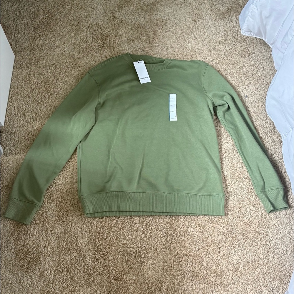 Never worn: Target Green Sweatshirt Crew Neck Relaxed Fit
